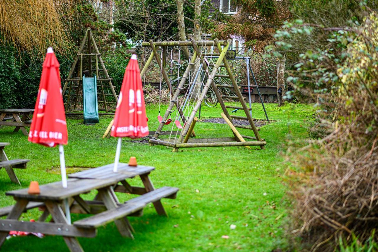 The Lazy Lion Bed & Breakfast Milford on Sea Exterior photo